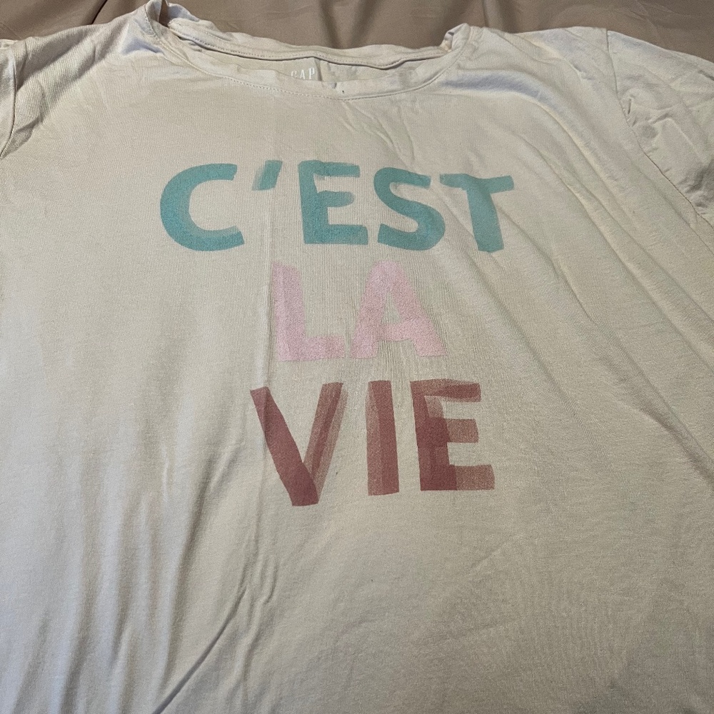 GAP Women’s Short-Sleeve “C’est La Vie” t-shirt - size XXL